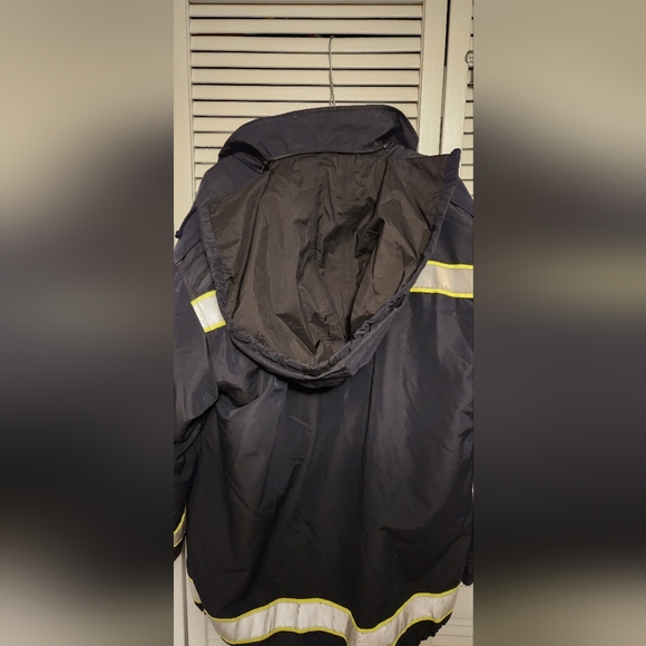 Reflective jacket - Picture 3 of 5